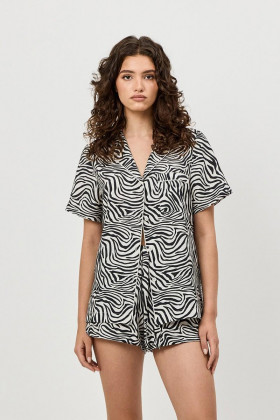 Пижама вискозная с шортами Aruelle Sway черный/молочный